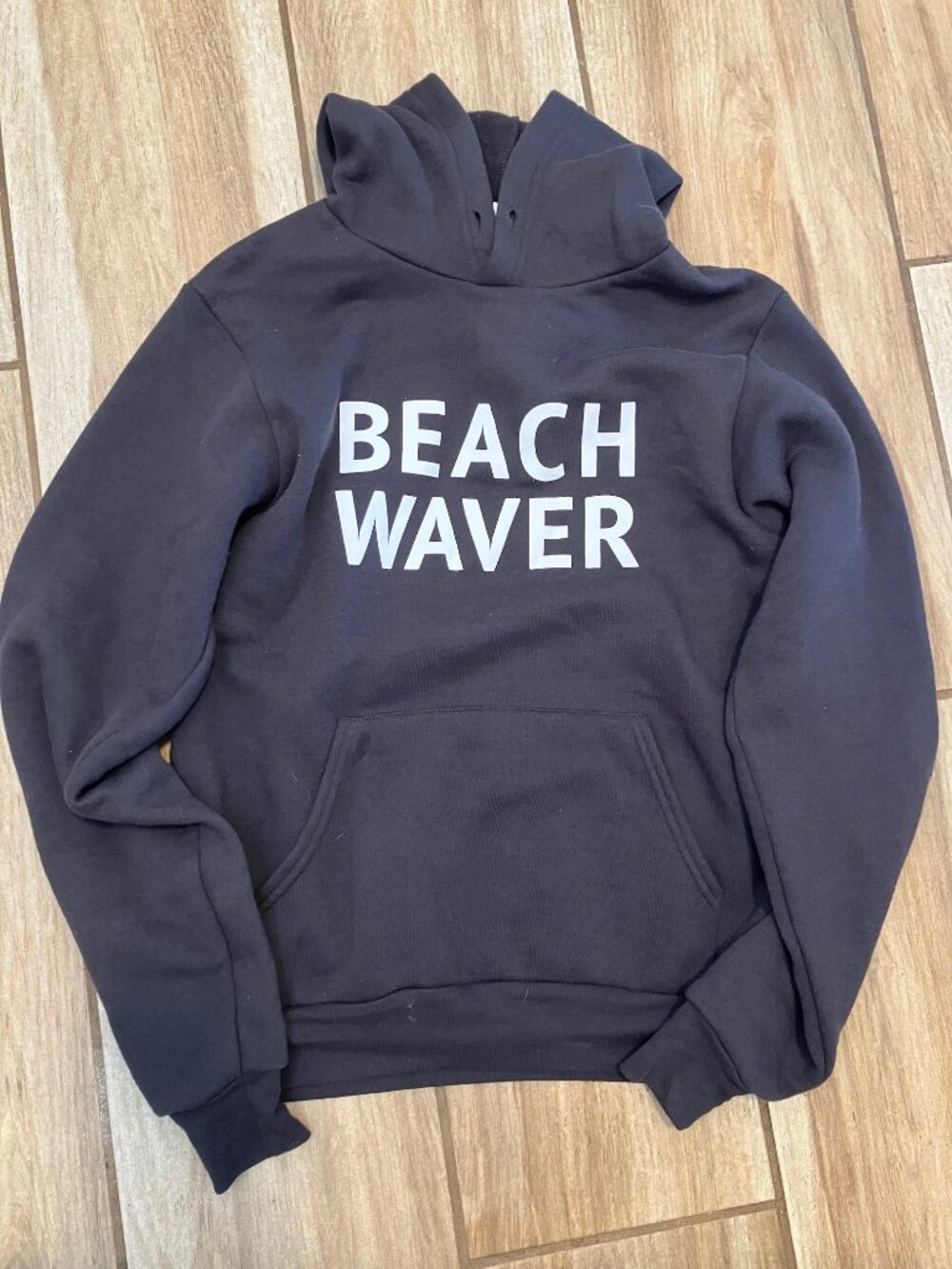 NWOT Beachwaver Black Hoodie Sweatshirt Size XS, make waves on hood